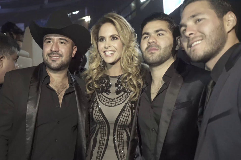 24 HORAS NO AR TOCANDO SUCESSOS