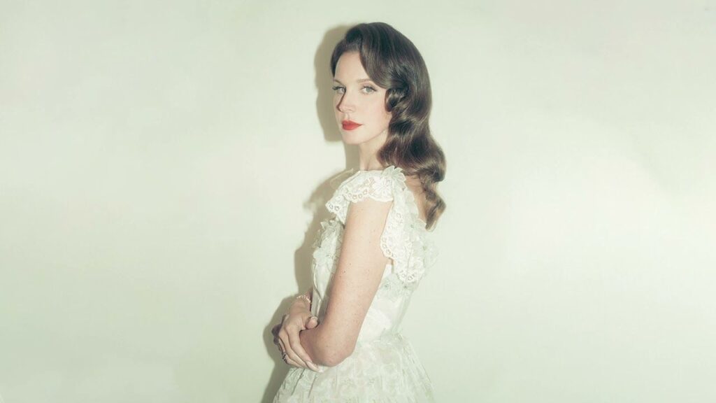 lana-del-rey-lanca-musica-de-surpresa;-ouca-“henry,-come-on”